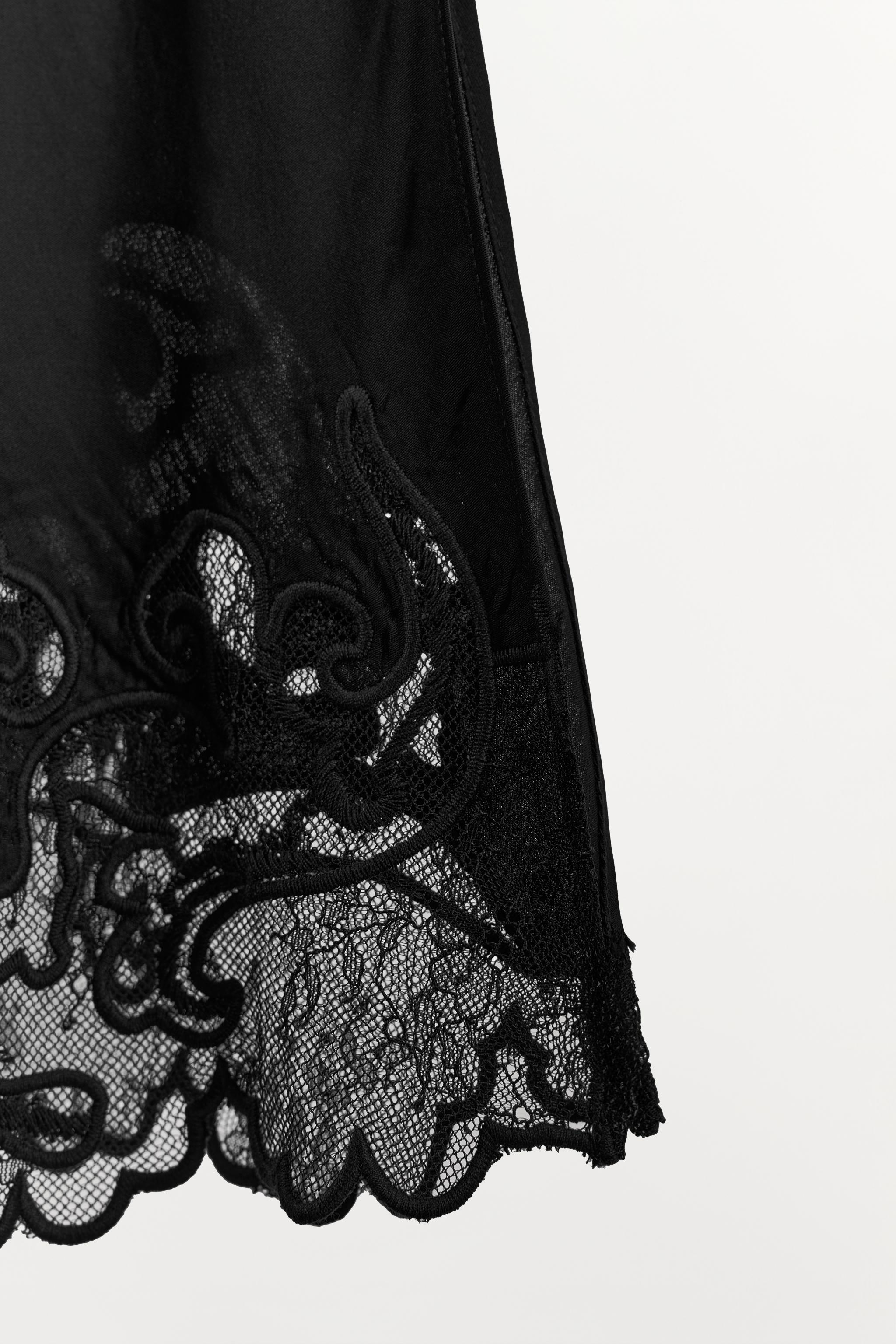 TOP À BRETELLES 100% VISCOSE BRODÉ